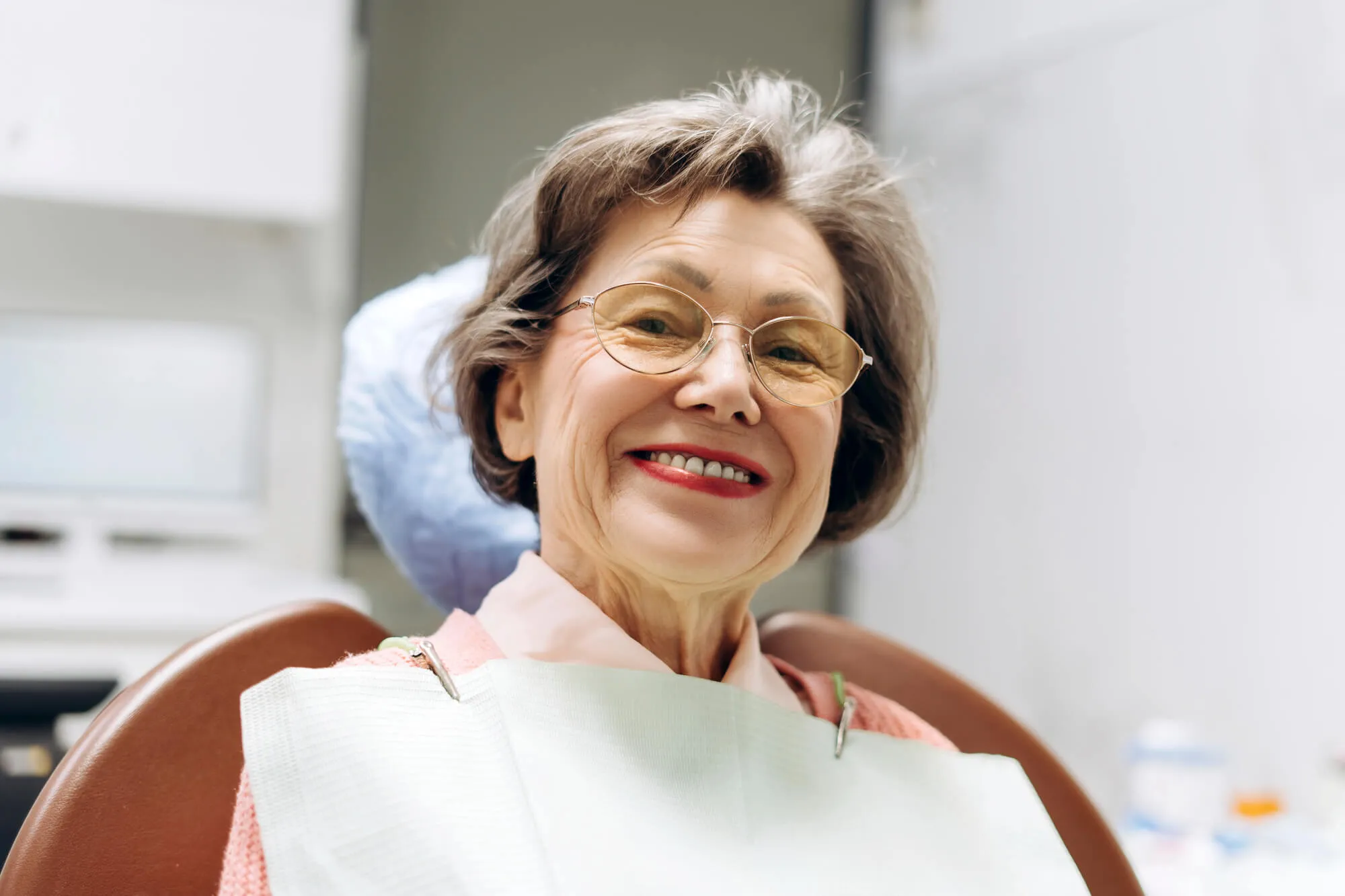 patient-visiting-her-dentist-miramar-fl