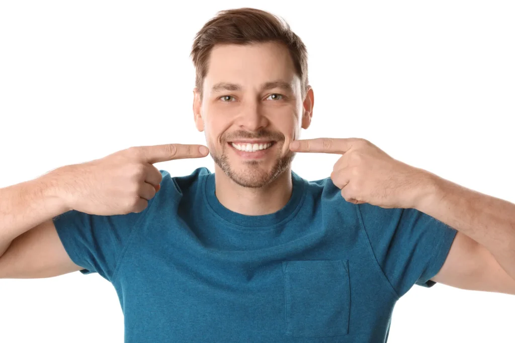 man needs to see a cosmetic dentist pembroke pines